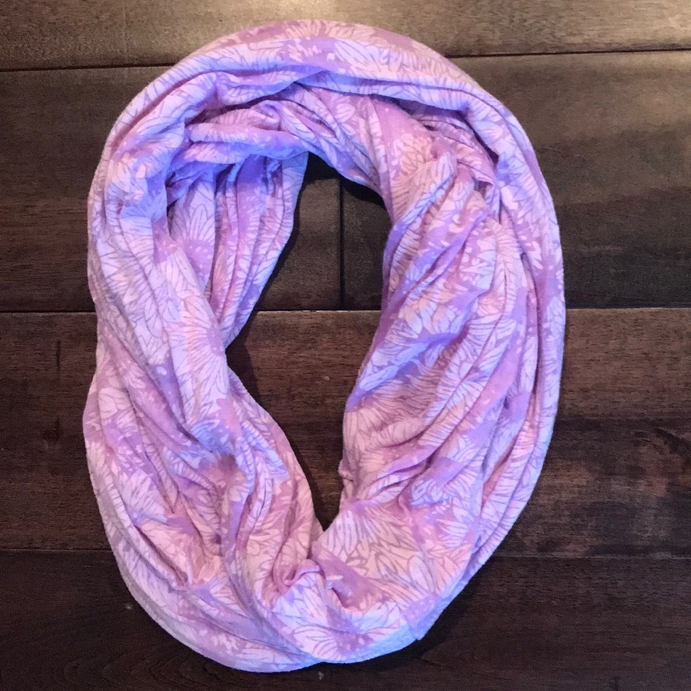 Gorgeous infinity scarf